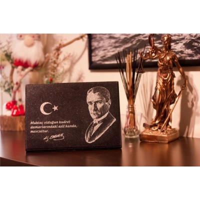 Atatürk Baskılı & İmzalı Siyah Mermer Portre